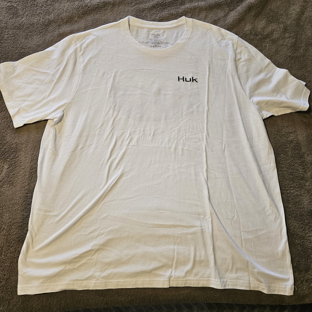 Huk Men's Classic White Mahi Tee